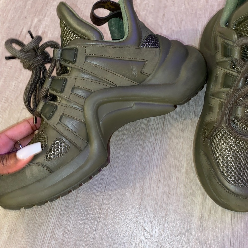 LV Archlight Sneaker - Picture 1 of 5